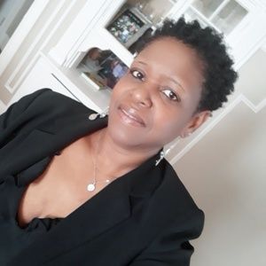 Meet your Posher, Carline